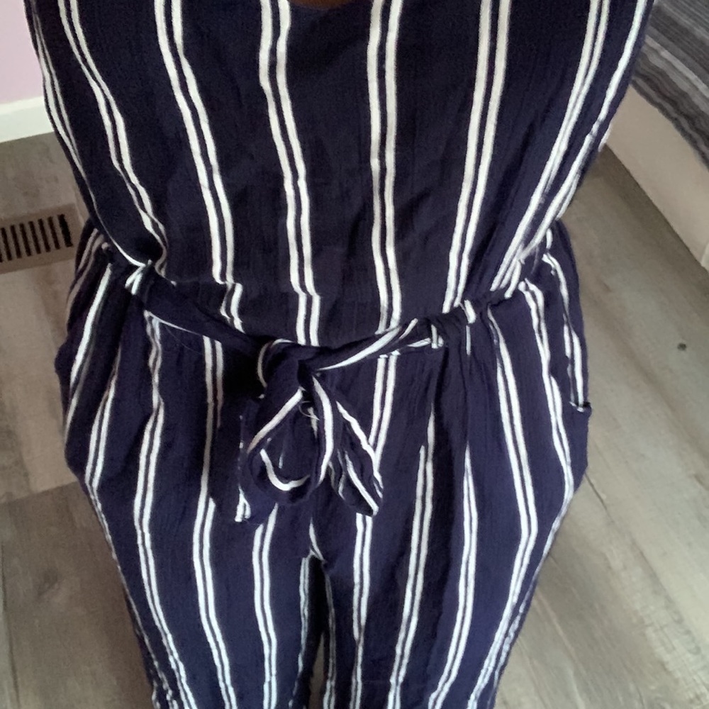 Blue pattern jumpsuit - Picture 3 of 6